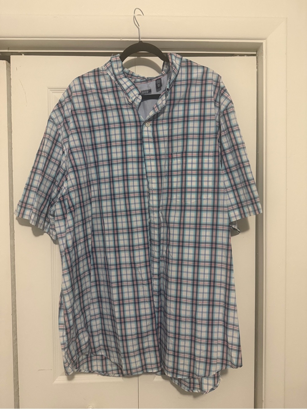Izod Men's Light Blue Plaid Short Sleeve Button-Down Shirt